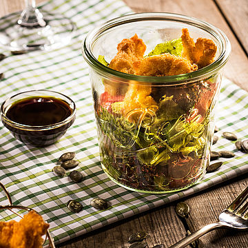 Steirischer Backhendlsalat im Rexglas